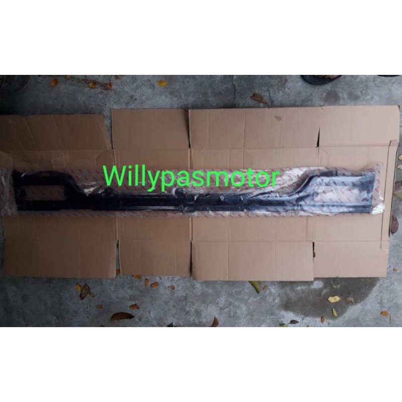 Kumis Grill -Panel Front Valance  Taft Gt-Rocky F70-F75 Original Daihatsu Astra