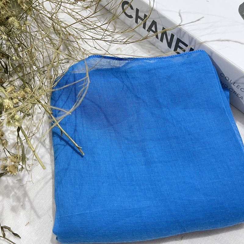 kerudung jilbab segi empat bahan katun paris polos premium warna biru muda turkish ukuran 110 x 110