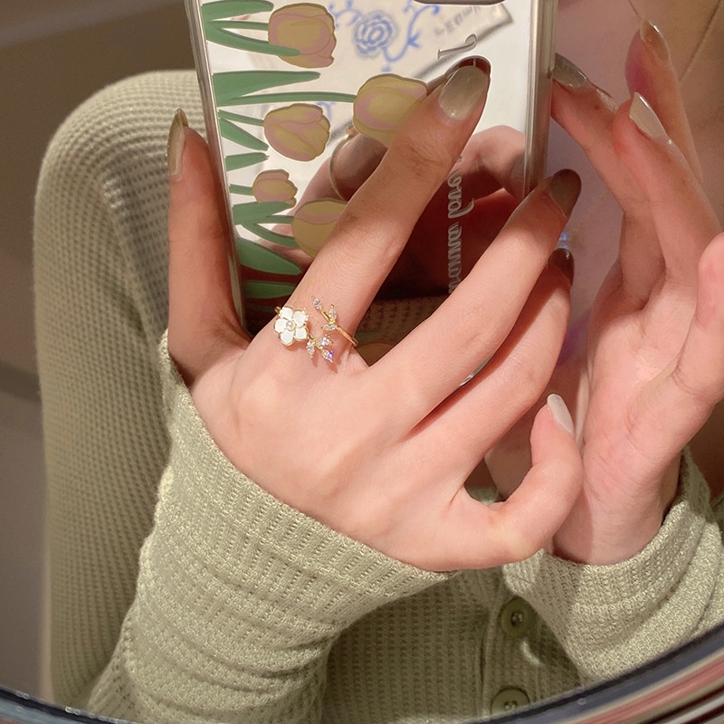 Cincin Wanita Model Terbuka Adjustable Desain Daun Kamelia Hias Mutiara Zircon Untuk Pesta Pernikahan