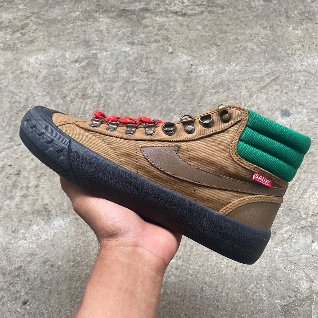 Sepatu Pria Compass series (Hi/Low) Green and Brown Colours with BBQ Mountain Boys-1