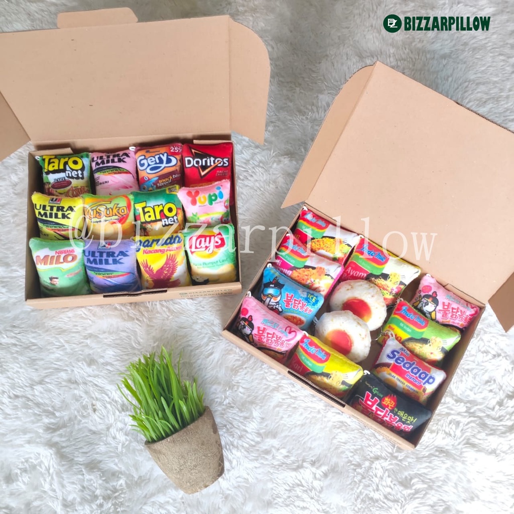 Bizzarpillow PAKET HAMPERS / SOUVENIR / HADIAH GANTUNGAN KUNCI SNACK BZ203