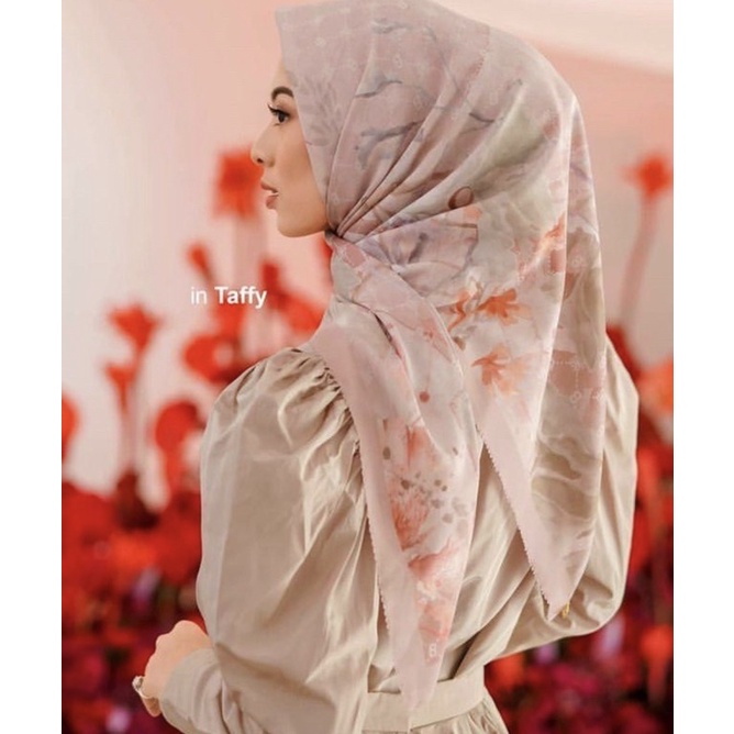 Buttonscarves x Ria Miranda - Xanadu Taffy XL