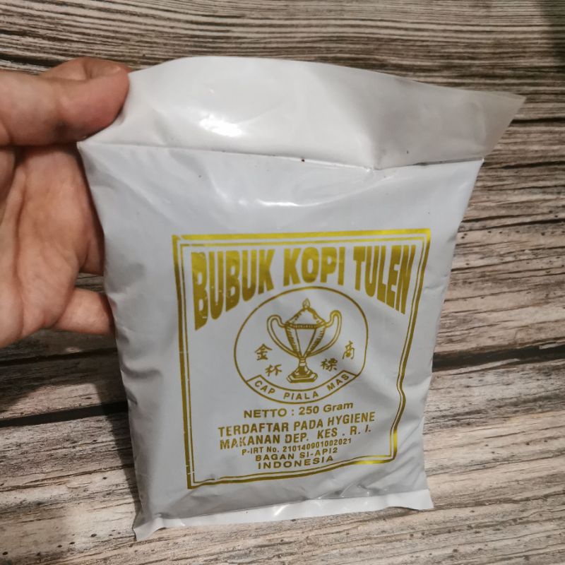 Kopi bubuk wangi bubuk kasar bagan Rokan hilir cap piala mas 250 gram