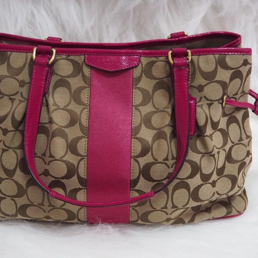 Preloved Coach Hand bag 95% like new