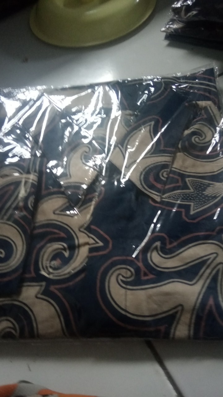 Batik Pria / Baju Batik Pria / Kemeja Batik / Lenganpanjang Size M L Xl Terbaru