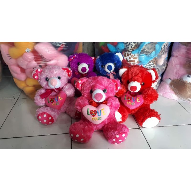 Boneka beruang love lucu