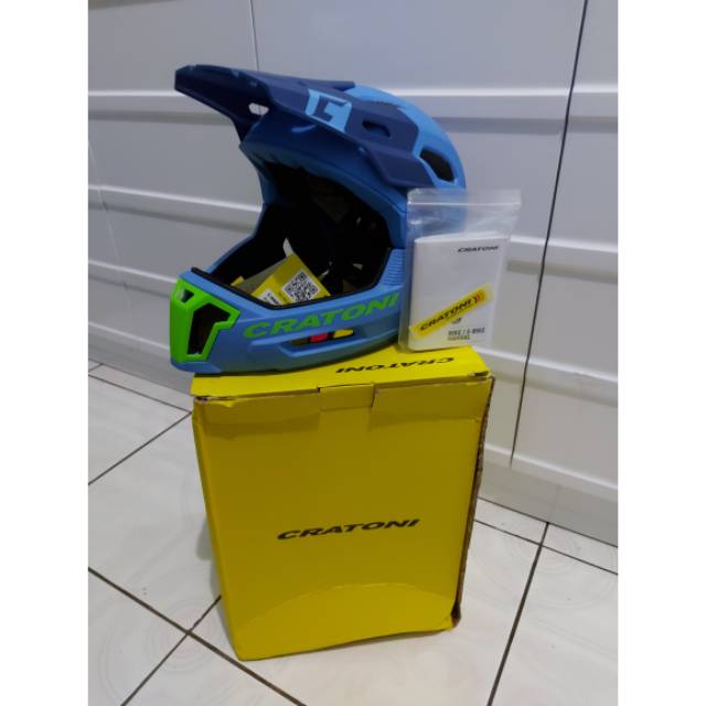 Cratoni helm /helm pushbike anak