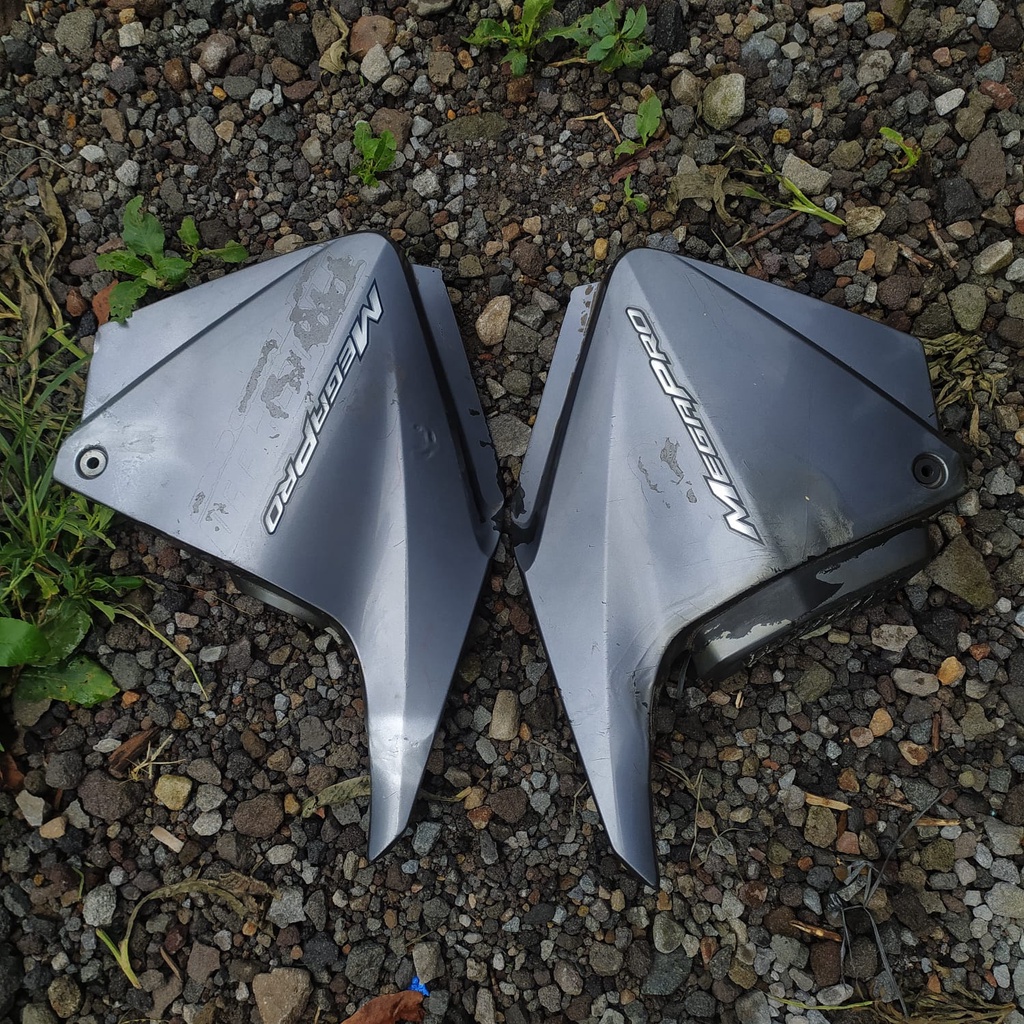 cover tutup aki tepong aki kanan kiri honda megapro monoshock original copotan