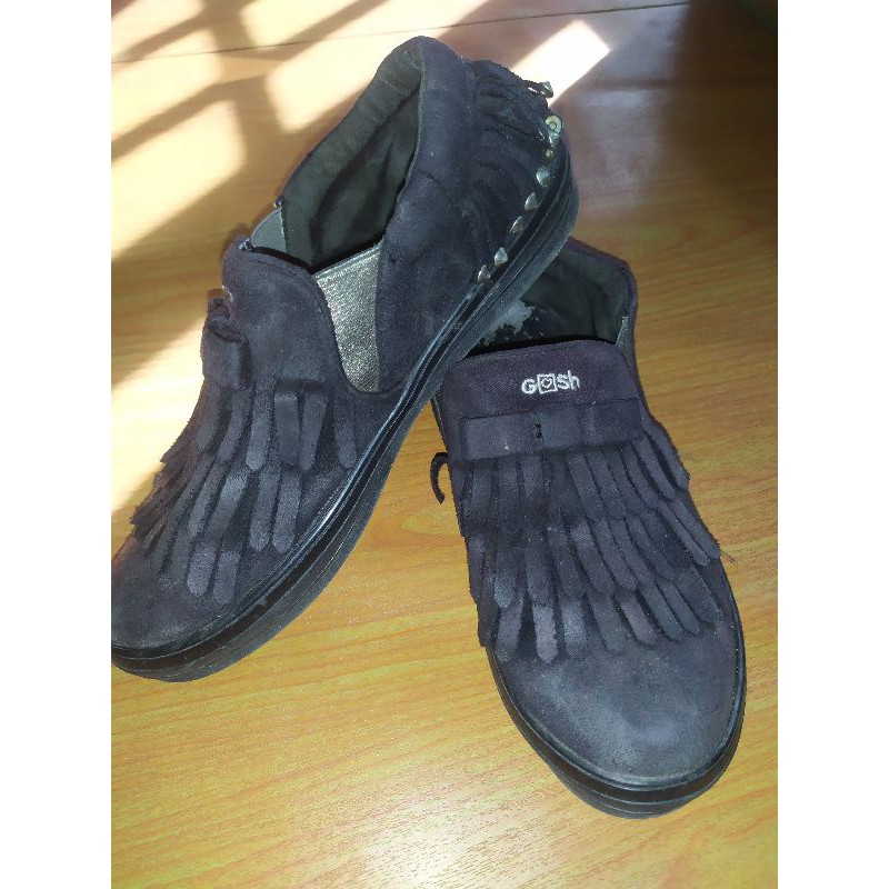 preloved sepatu gosh