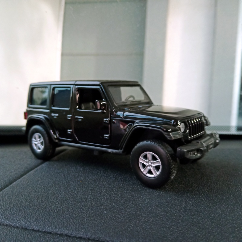 Parfum Parfume Pewangi Pajangan Miniatur Dashboard Mobil JEEP WRANGLER Limited Edition