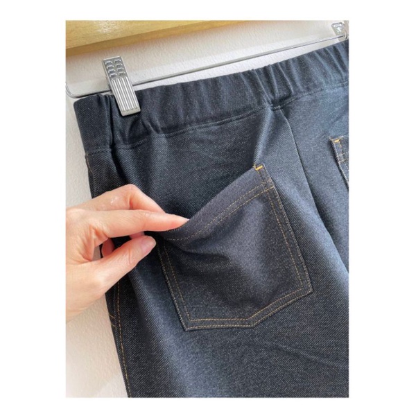 Uniqlo dark color cropped jegging pants