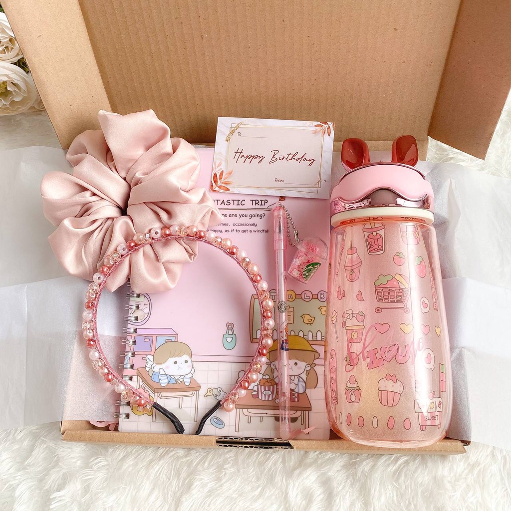 

hampers cantik | hampers cewek | kado ulang tahun | kado wisuda cewek