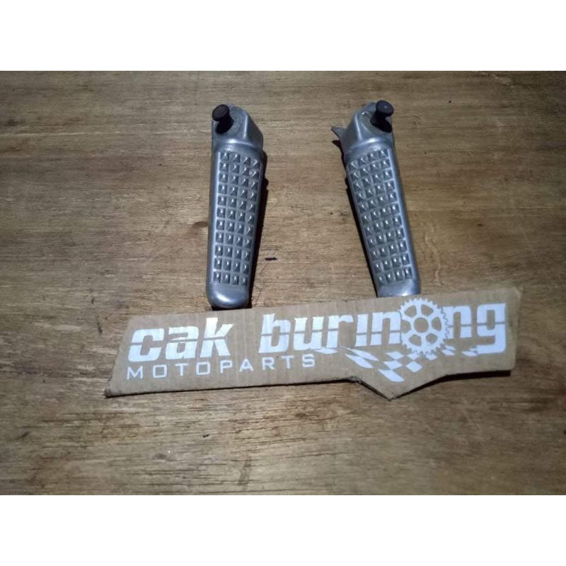Footstep Belakang CB150R Set