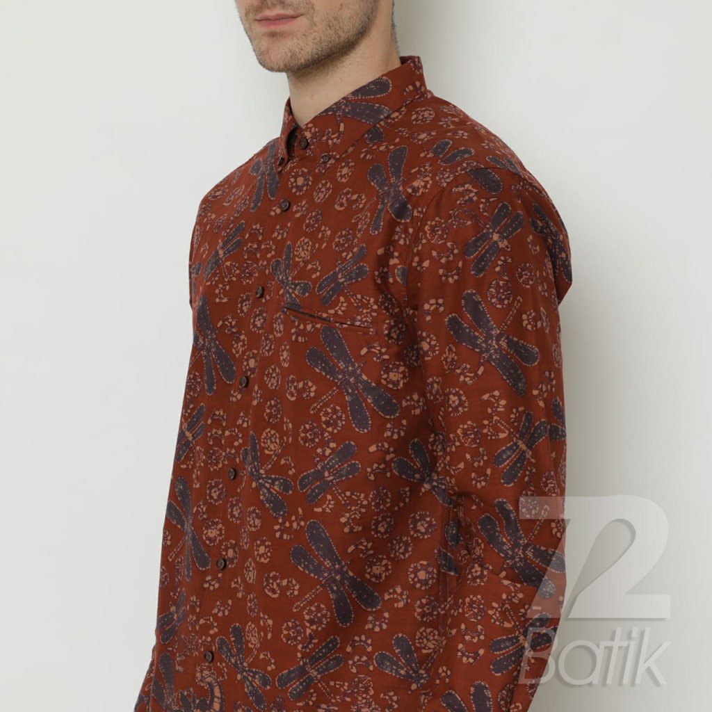 BATIK PRIA LENGAN PANJANG Kemeja Premium Motif Capung Warna Merah Bata 721149 Cap 72 - Baju Kemeja Atasan Pakaian Setelan Batik Pria Cowok Laki Laki Remaja Keluarga Kantor Lengan Panjang Modern Slimfit Slim Fit Premium Kekinian