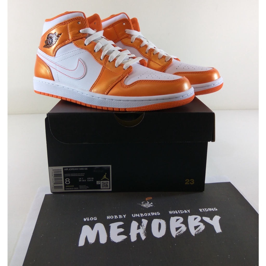 Nike AIR JORDAN 1 MID SE ELECTRO ORANGE