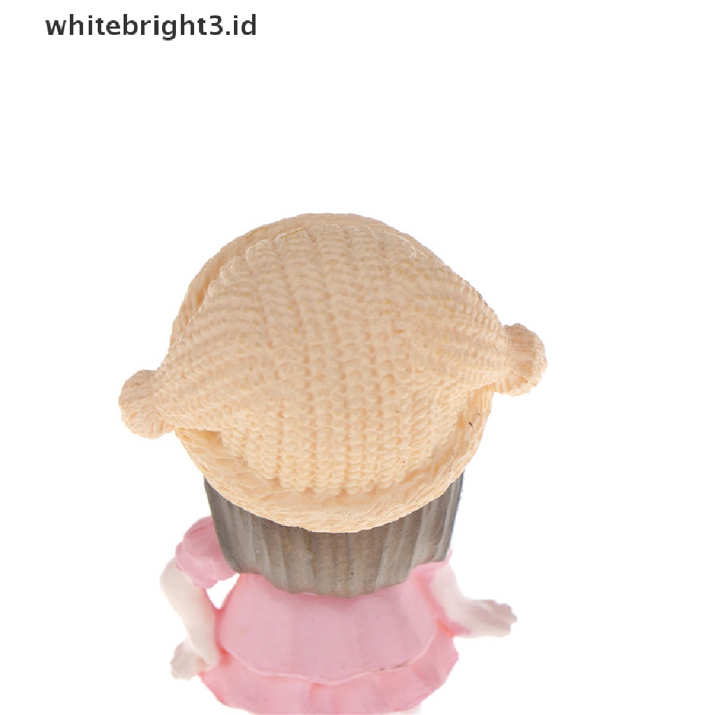 (whitebright3.id) Miniatur Pasangan Dengan Topi Bahan Resin Untuk Dekorasi Taman Mini