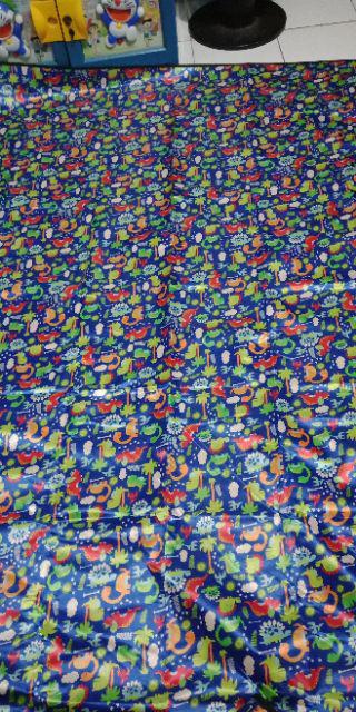 Tikar Piknik Lipat Bisa Pilih Motif Bahan Microsatin Jumbo 250 X 150 Cm