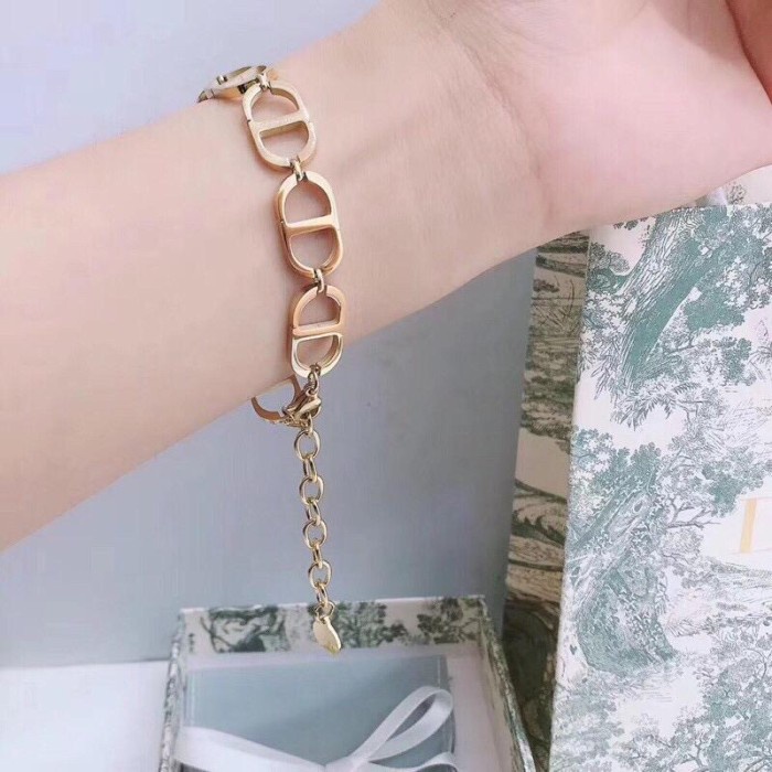 TERBARU COD gelang tangan titanium anti karat/ gelang tangan dior import