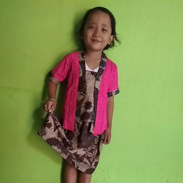 Kutu Baru Anak Usia 1,2,3,4,5,6,7,8,9,10,11,12 Tahun Setelan Kebaya Lengan Pendek + Rok Batik