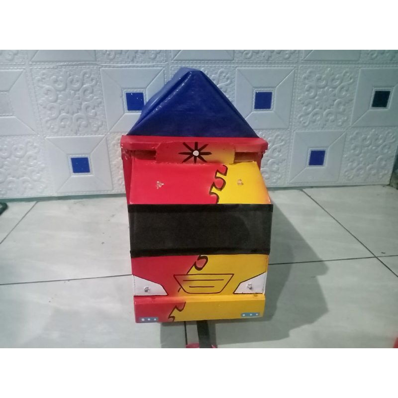 truk oleng ada lampunya