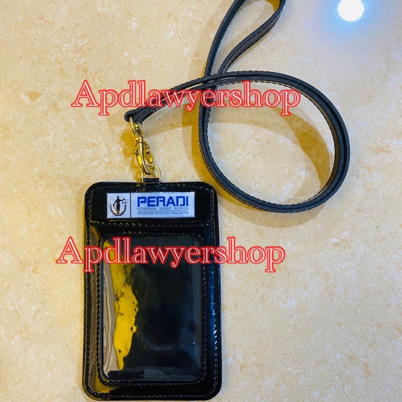 

Name Tag / ID Card Tali Kulit PERADI Advokat PREMIUM Hitam Glossy