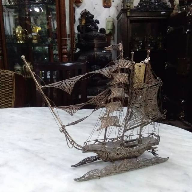 Kapal penisi silver tua