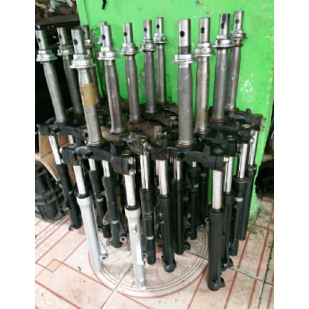 SHOCK SEKOK SHOCKBREKER DEPAN VARIO 125 LED VARIO 150 LED BEAT NEW 2017-2018 ORIGINAL