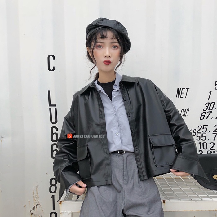 JNK x HOLY - Jaket Wanita Oversize Synthetic Leather Jacket Chic Retro Spring Big Size Cewek Perempuan Semi Formal Kerah Kemeja Tangan Panjang Saku Pocket Korea Style KPOP Klovers Oversized Besar Casual Acara Pesta Jalan Jalan Nongkrong OOTD Model Terbaru