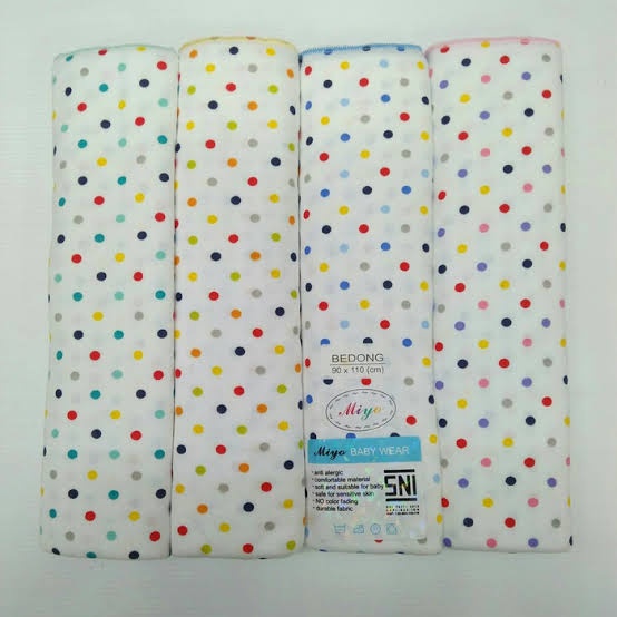 Miyo Baby 4 Pcs Bedong /Selimut Bayi Motif Polkadot Garis ( 90x110 cm)