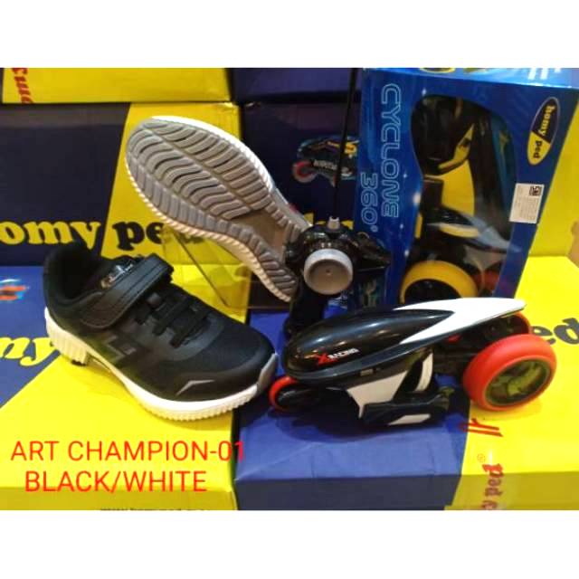  sepatu  sekolah HOMYPED champion  01 hadiah motor cyclone 