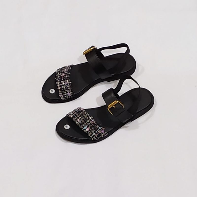 SB// SANDAL FLATS DIANA HITAM