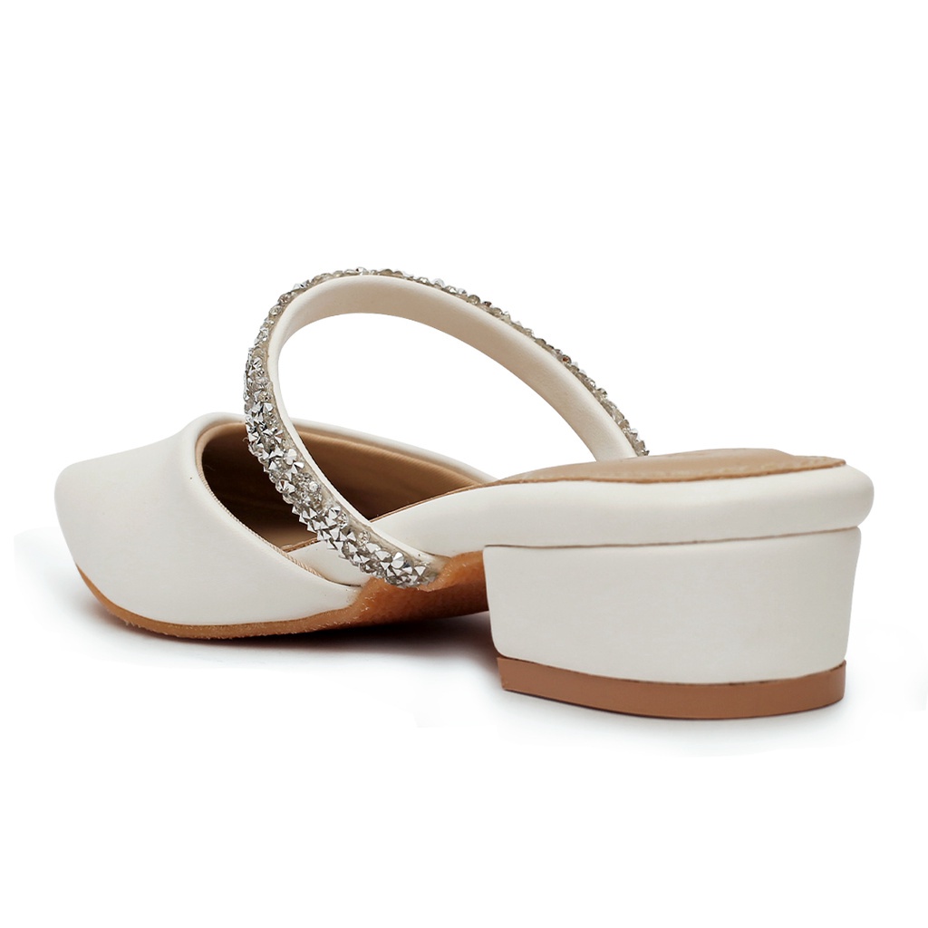 KHK by Khakikakiku Ailis Low White Heels