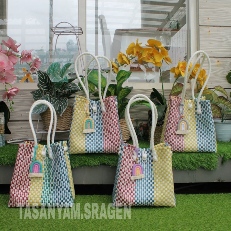 Tote Bag - Tas Anyaman Plastik Jali Rainbow - Tas Wanita. Ready Stok Siap Kirim
