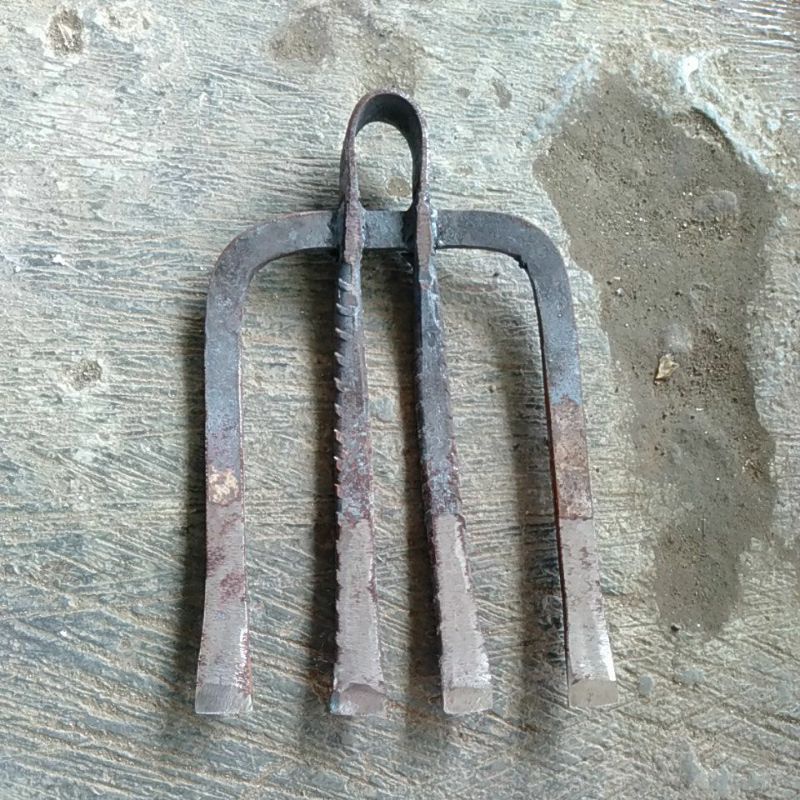 pacul garpu cangkul garpu baja