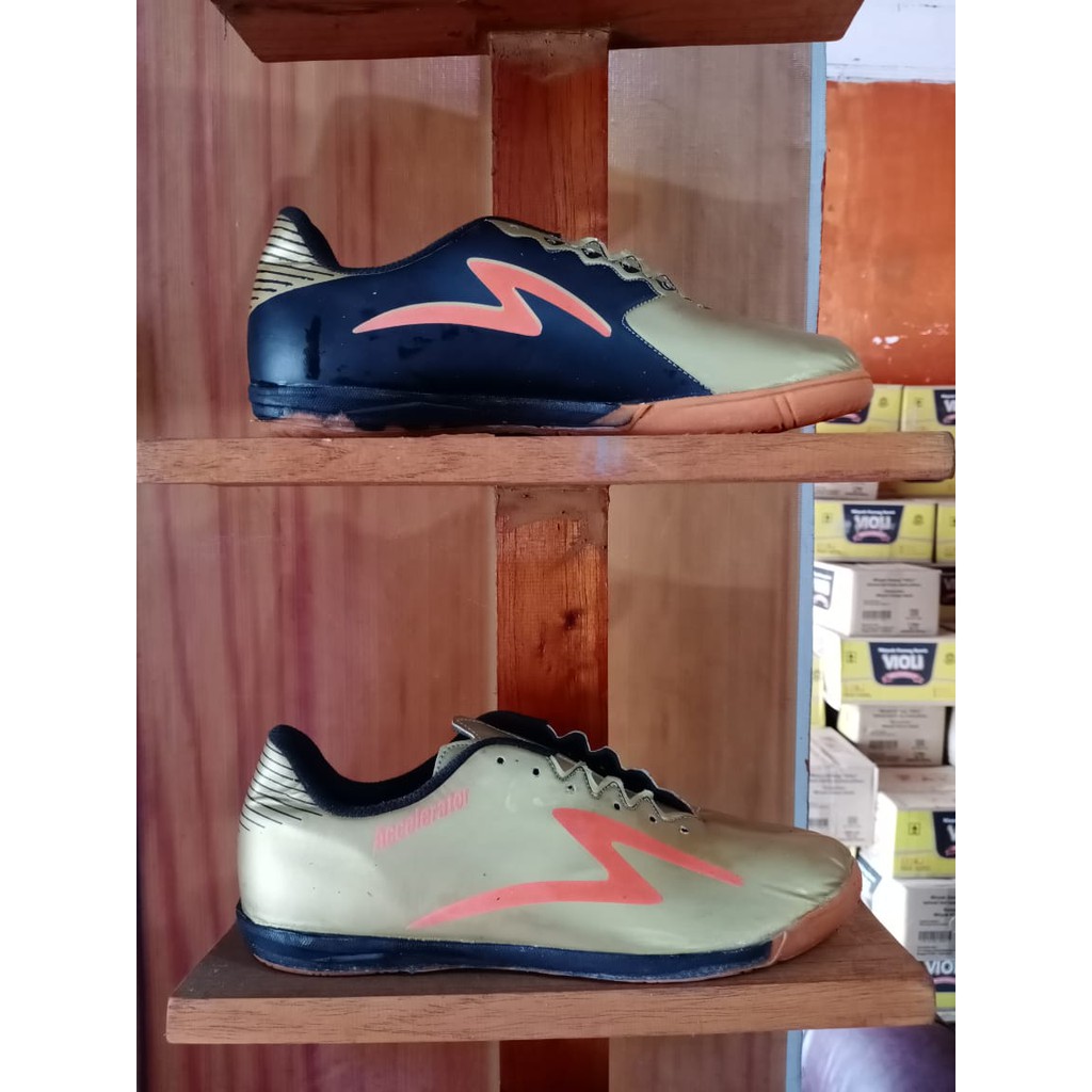 Sepatu Sport Futsal