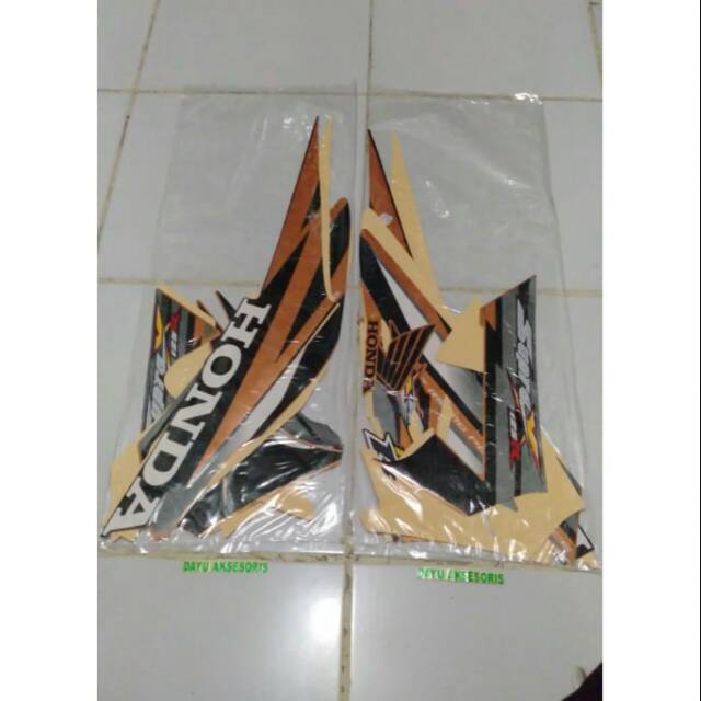 striping supra x 125r 2006/2007 hitam coklat