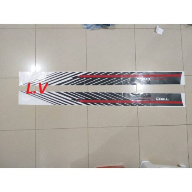 Stiker body samping TRD mobil Fortuner 2016-2020 Hitam + Silver