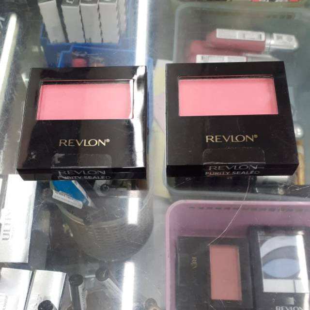 Jual REVLON POWDER BLUSH WITH BRUSH 002 HAUTE PINK Shopee Indonesia