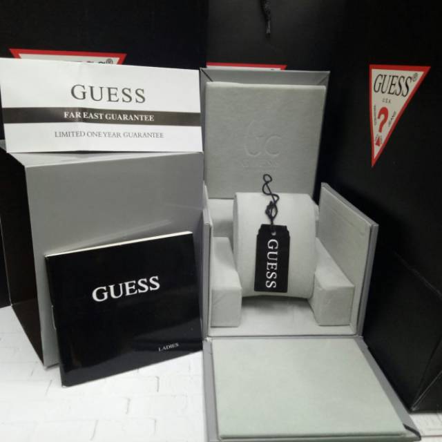Kotak jam tangan GC (Guess Collection)