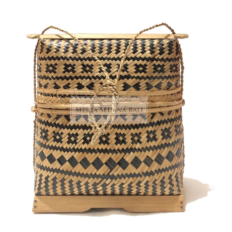 Tas / Gandek Anyaman Bambu Motif Bali