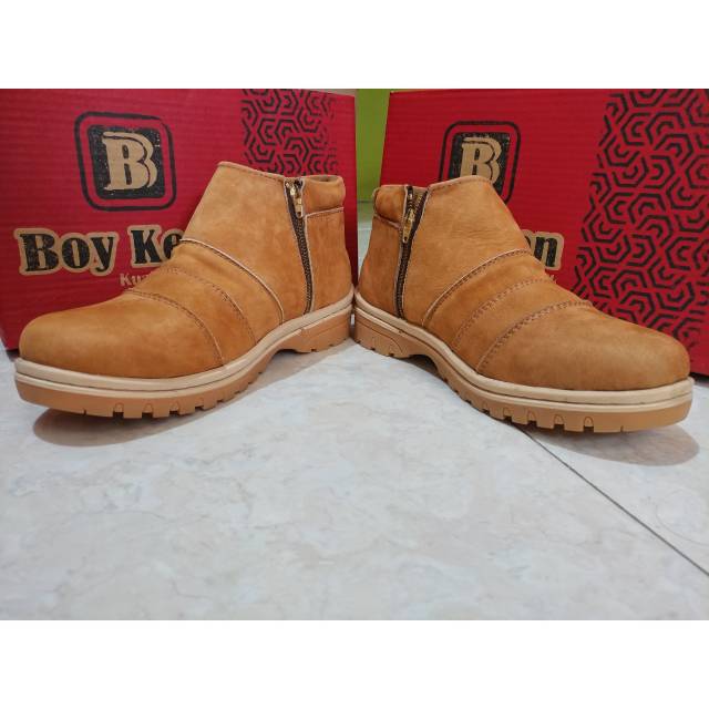 Sepatu boots casual pria bahan kulit asli Q3