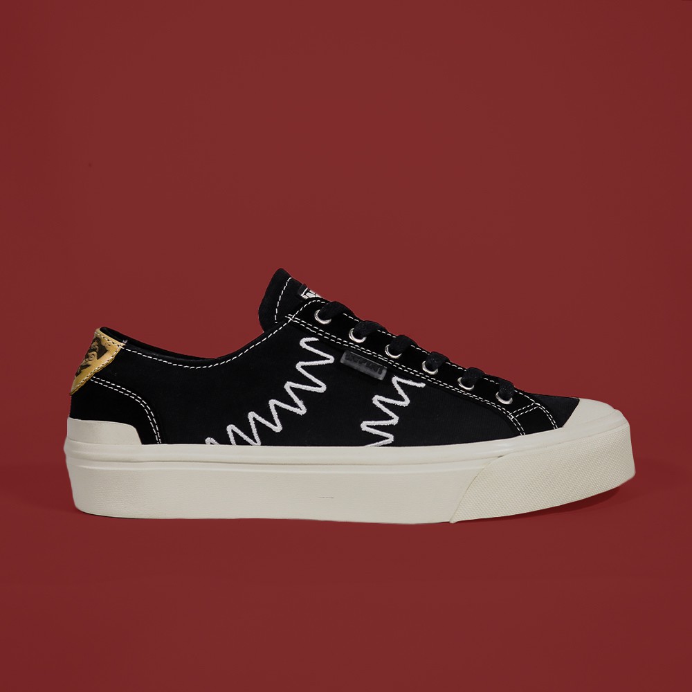 Chavez Reborn - Hitam