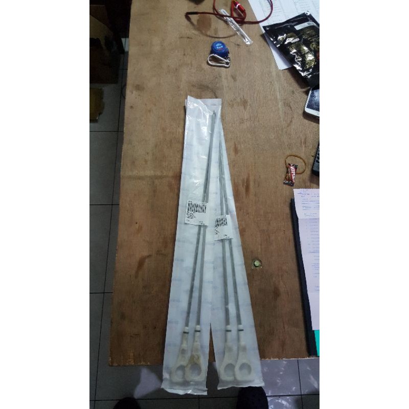 Dipstick Colokan oli tongkat pengukur oli mesin Mitsubishi Kuda Diesel dan L200. LORAMO MN143846 unt