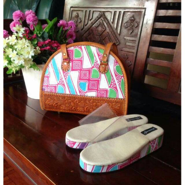 1 set batik craft ( tas + sandal )