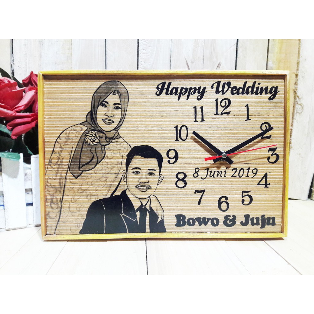 Ilustrasi wisuda, kado wisuda, souvenir wisuda. Juga membuat karikatur dan siluet cetak pigura