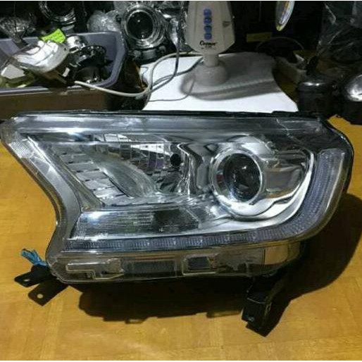HEADLAMP FORD EVEREST 2017 ORIGINAL