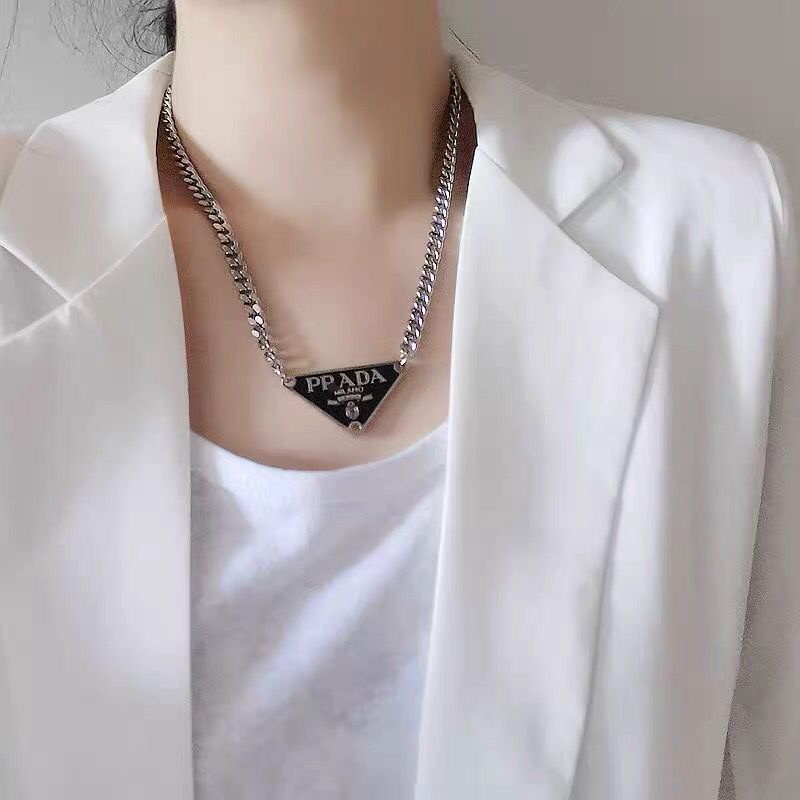 Kalung Bentuk Segitiga Bahan Stainless steel Gaya hip hop Korea