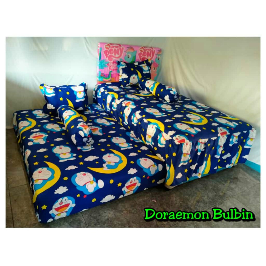 Sprei SpringBed Sorong Rumbai Anak Motif Doraemon Bulbin