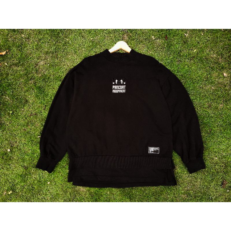 CREWNECK PANCOAT RARE ITEM SECOND THRIFT