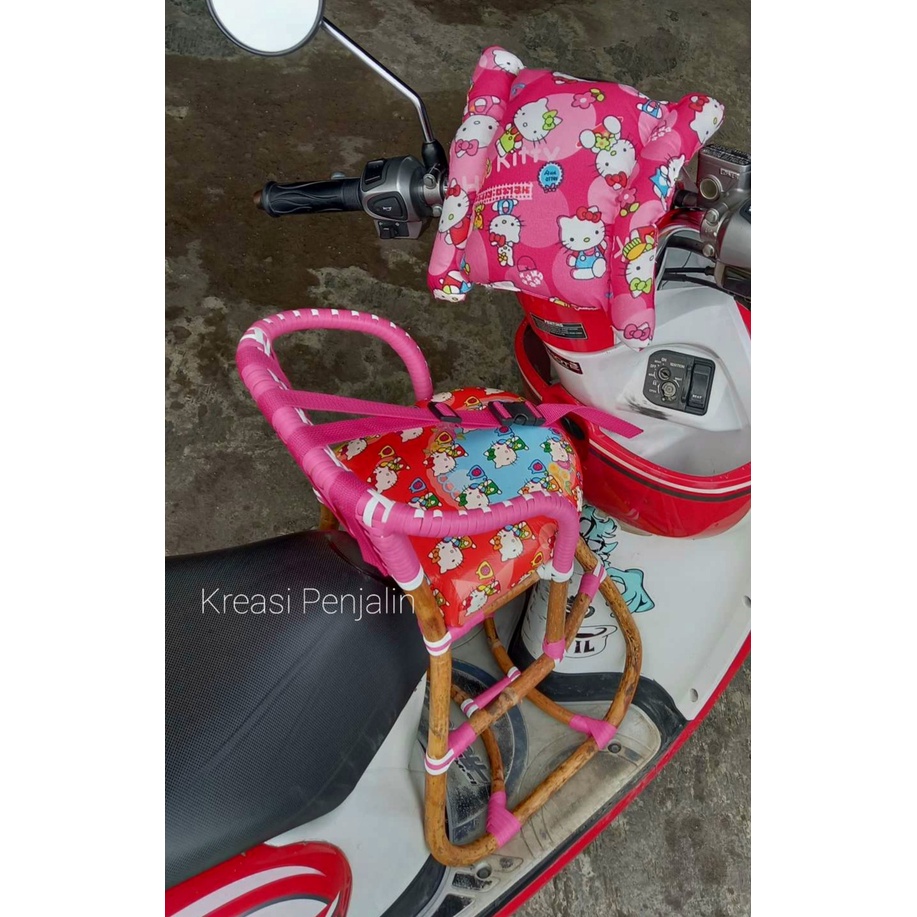 Kursi Bocengan anak motor matic Free sabuk Bantal 3 in 1 /  Jok buat di motor / tempat duduk bayi / jok motoir anak / banhtal/ jok buat anank di motor matic / Bangku boncengan anak motor matic / kursin rotan / kursi anak motor depan / boncengan anak rotan